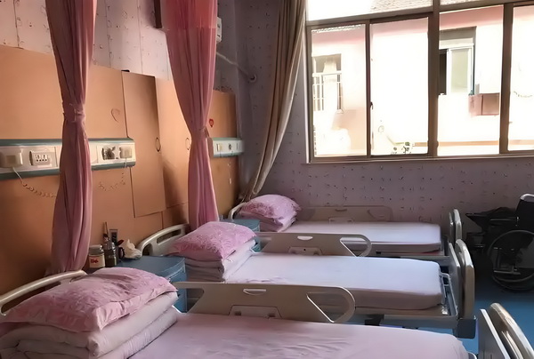 本科户口入深圳_王欣瑜拒绝和裁判握手引发淡人人设塌房热议，网友破案：被逼急了 护由于的过多保家人